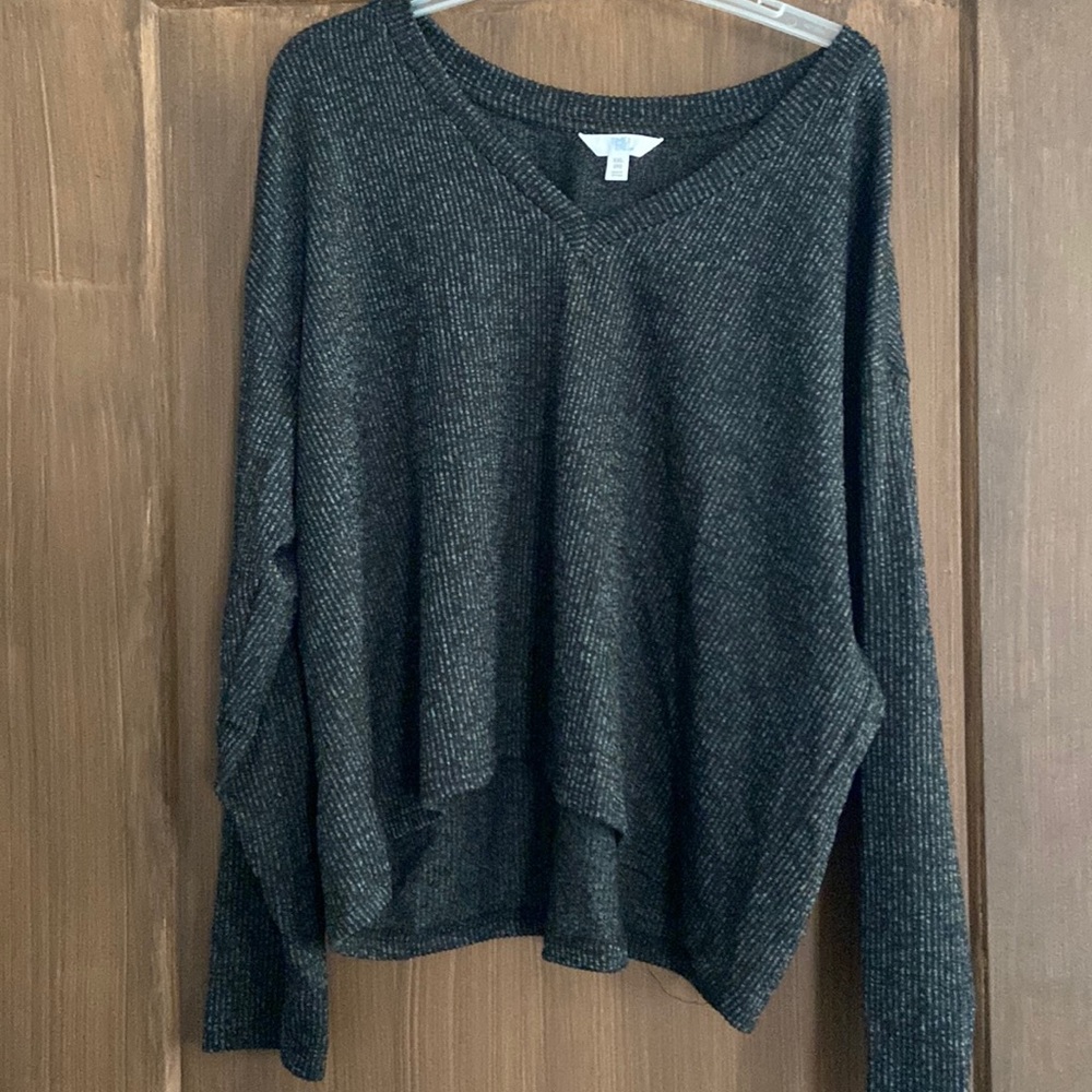 Women’s cropped sweater. Soft and stretchy. Size XXL. Like new.